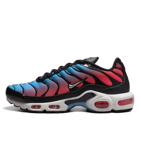 air-max-plus-university-blue-light-crimson-2-600x600