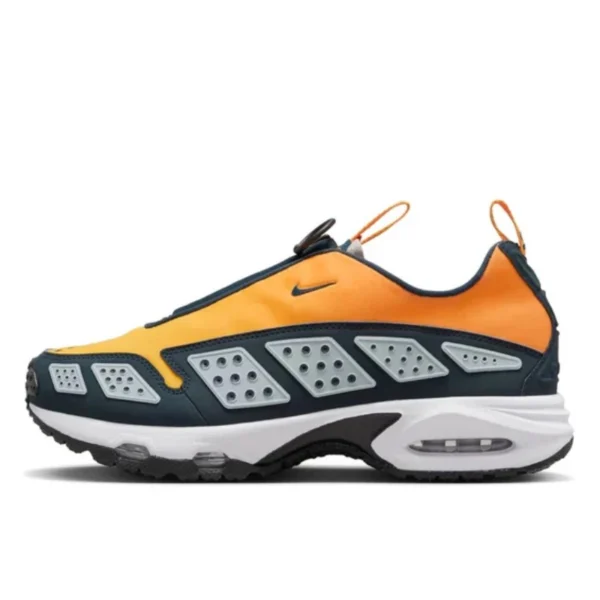 air-max-sndr-canyon-gold-2-600x600