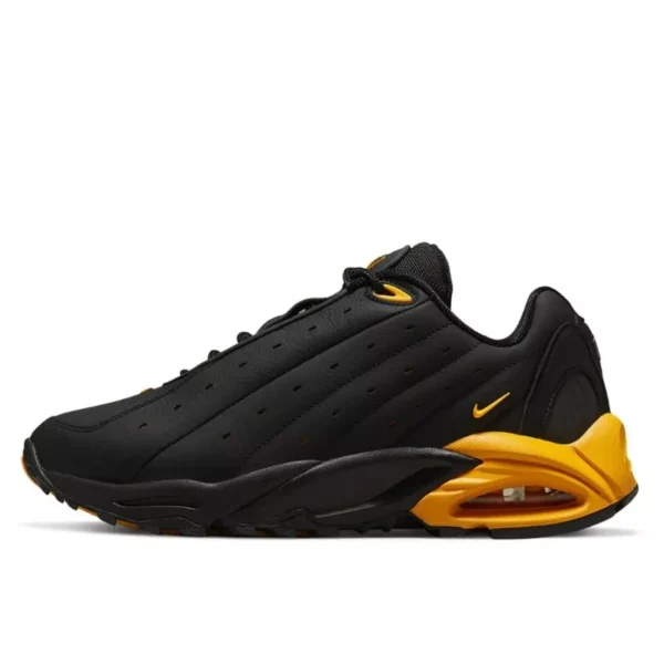 nike-hot-step-air-terra-drake-nocta-black-university-gold-2-600x600